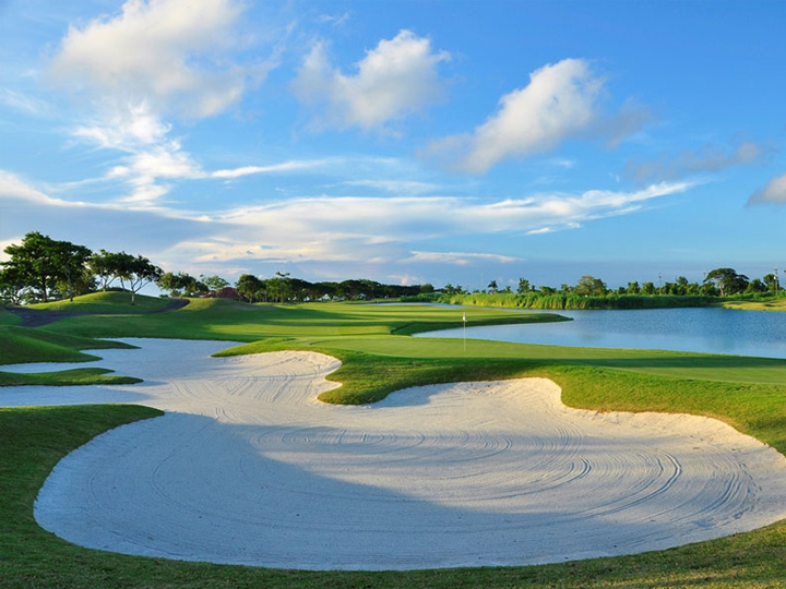 마닐라 셔우드 힐스 골프 클럽 - 18홀 그린피 + 카트피