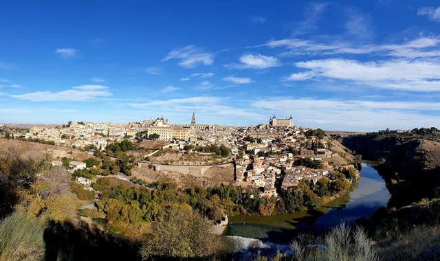마드리드 출발: 세고비아 & 톨레도 투어 with 유튜버 디에고 가이드