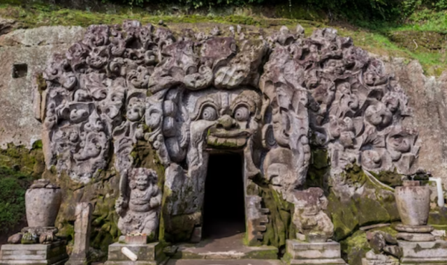 발리 우붓 데이투어 (몽키포레스트 / 우붓 왕궁 / 네카 미술관 / 고아가자 사원)