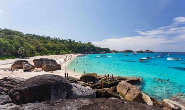プーケット・シミラン諸島カタマランヨットツアー