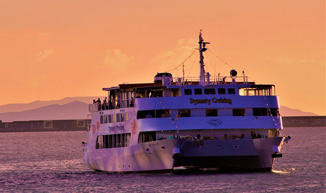 Okinawa Naha Moby Dick Dinner Cruise