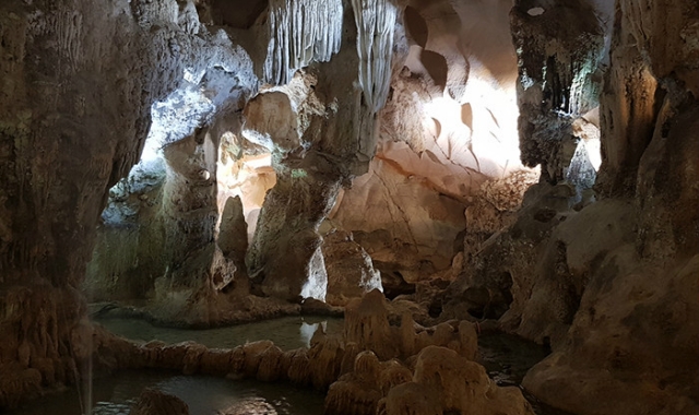 Ha Long Bay: Luxury Limousine Tour