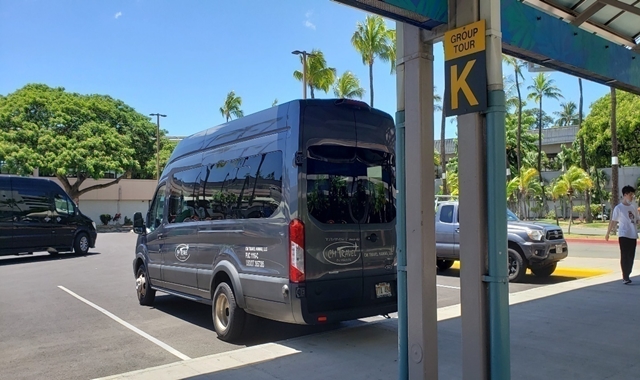 Hawaii Waikiki to Waikele Premium Outlets Shuttle Pickup Service
