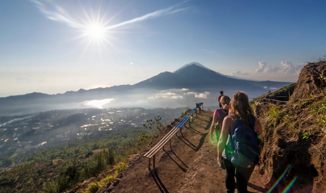 발리 바투르산 단독 일출 트래킹 & 천연 온천 투어 (아침식사 포함)