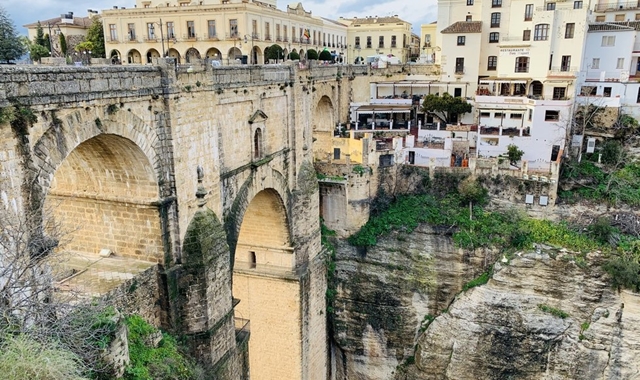 세비야 출발 - 론다, 프리힐리아나, 네르하 - 그라나다 도착 투어