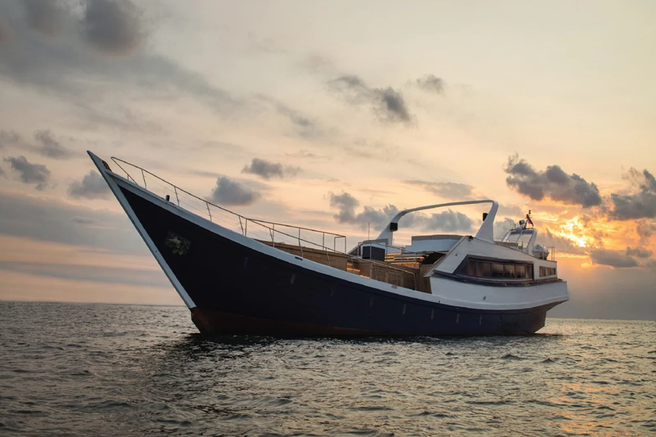 Bali: Sunset Cocktail Cruise by Sivanna