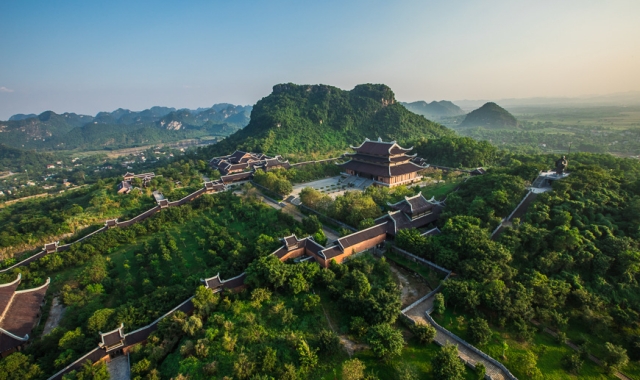 닌빈 프리미엄 일일 투어 (호아루 혹은 바이딘 / 짱안 / 항무아)