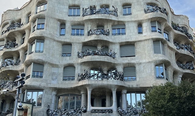 [비바스페인] [오후/반일] 바르셀로나 소규모 가우디 + 야경 투어 (최소 규모, 여유로운 일정)