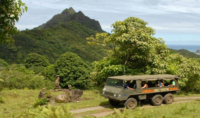 Hawaii Kualoa Ranch Experience Package Tour