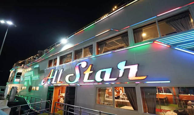 파타야 선셋 디너 크루즈 W. 카바레 쇼