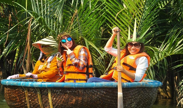 다낭/호이안 출발: 바구니배 & 게잡이 + 커피 클래스 프라이빗 투어 (WAUG Exclusive)