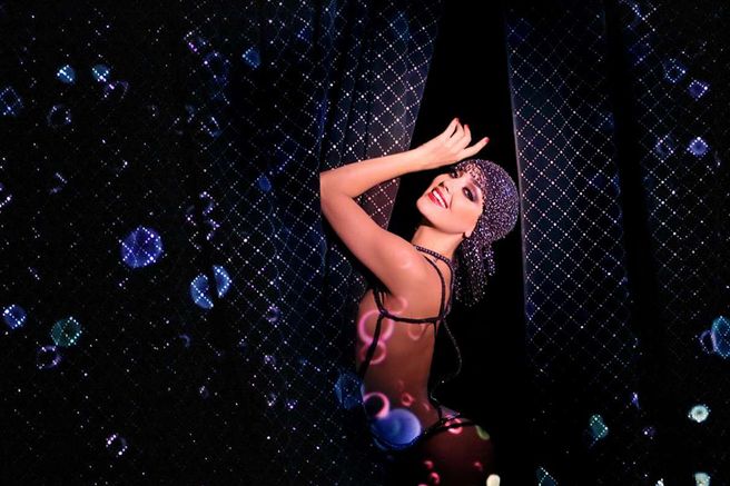 Crazy Horse Paris Show Ticket + Dinner at the Ginger Restaurant