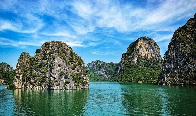 베트남 하롱베이 럭셔리 일일투어 (리무진 차량)