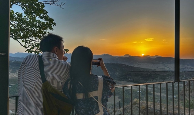 [팔로우미] 세비야 출발: 론다 야경을 만나는 낭만 투어