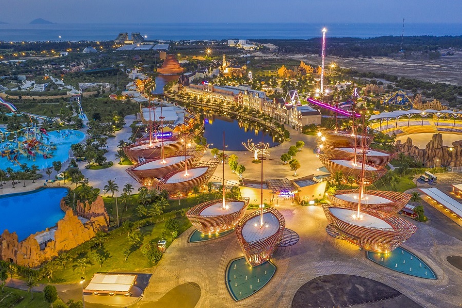 South Hoi An: VinWonders Ticket