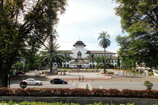 Bandung City Lights Private Tour from Jakarta
