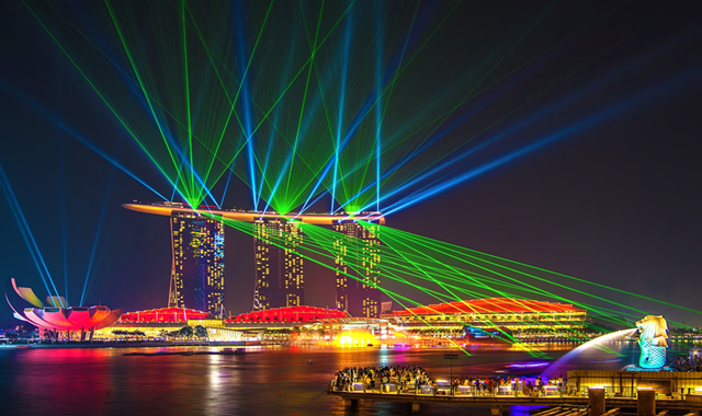 Singapore Newton Food Centre & 2-Hour Essential Night View Tour (Hotel Pickup)