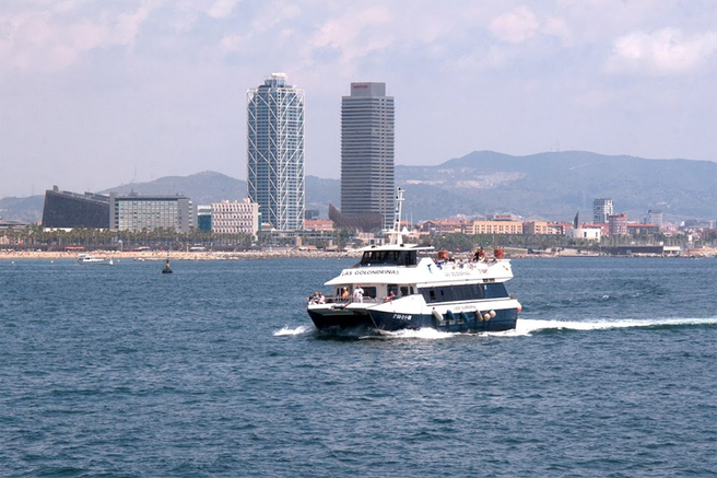 Las Golondrinas Cruise in Barcelona