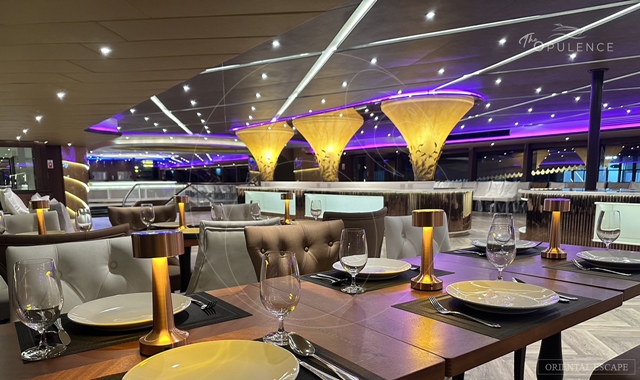 방콕 차오프라야 오퓰런스 디너 크루즈