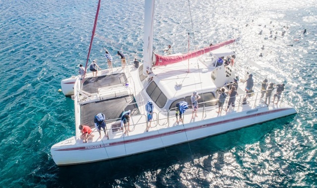 괌 돌핀크루즈 & 스노클링 투어 - 바다 낚시, 참치회, 맥주 그리고 간식