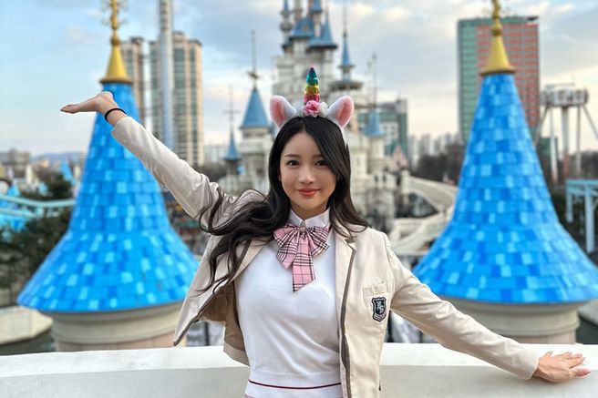 Seoul Jamsil Lotte World 'Seoul Gyobok' School Uniform Rental Ticket