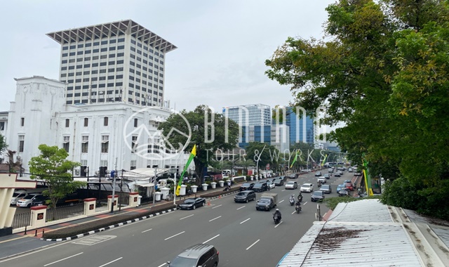 Jakarta: Car Rental Tour (12 Hours)