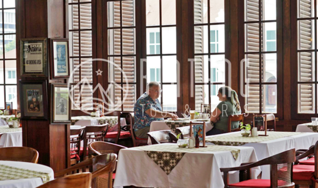 Jakarta: Car Rental Tour (12 Hours)