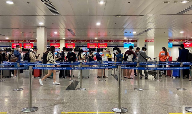 [독점할인] 호치민 공항 패스트트랙 출입국 서비스 + 공항 픽업 & 샌딩 서비스