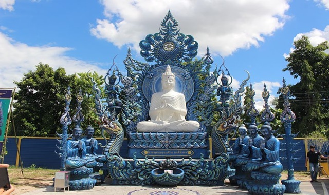 치앙라이 일일 투어 (화이트 템플, 블루 템플, 블랙하우스 or 레드 템플, 고산족 마을)