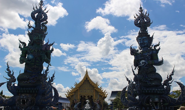 치앙라이 일일 투어 (화이트 템플, 블루 템플, 블랙하우스 or 레드 템플, 고산족 마을)