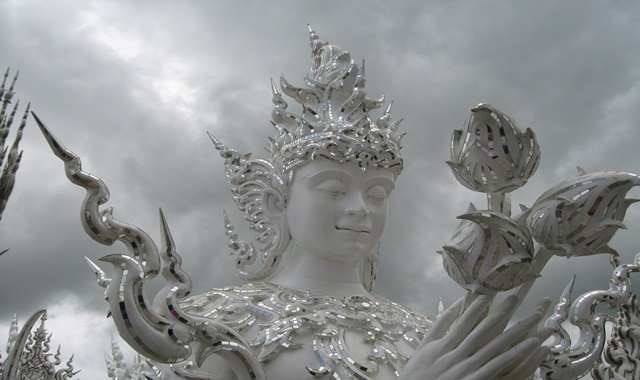 치앙라이 일일 투어 (화이트 템플, 블루 템플, 블랙하우스 or 레드 템플, 고산족 마을)