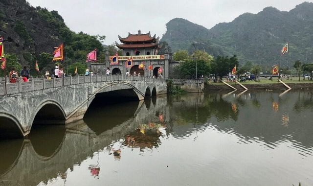 닌빈 호아루 & 무아 동굴 & 짱안 일일 투어 (하노이 출발)