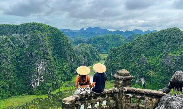 닌빈 호아루 & 무아 동굴 & 짱안 일일 투어 (하노이 출발)