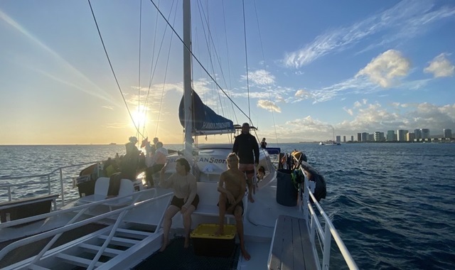 하와이 와이키키 100% 보는 거북이 스노클링 투어 (선셋 세일링 / 해양 액티비티 5종 콤보)