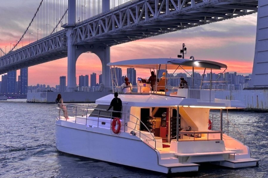 Busan Gwangalli 'With Yacht' Public Yacht Tour