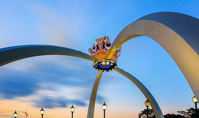 Johor Bahru: Highlights, Food & Massage Day Tour