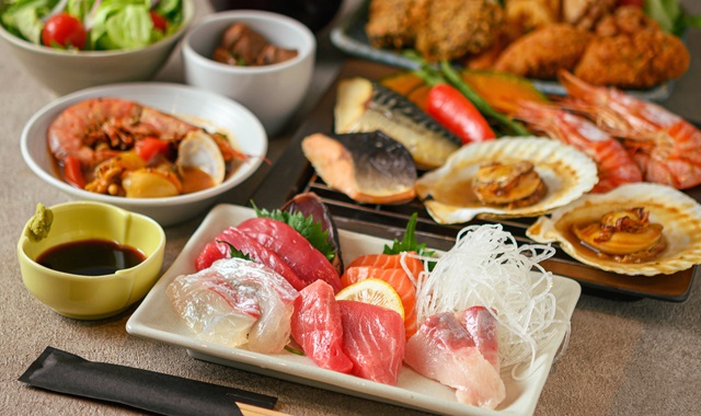 도쿄 해산물 뷔페 이로하 (참치 해체쇼 관람 가능)