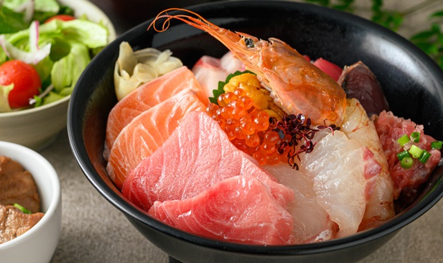 도쿄 해산물 뷔페 이로하 (참치 해체쇼 관람 가능)