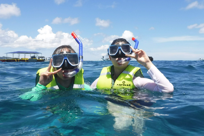 Boracay Mr. Crystal Black Hopping Tour (Crystal Cove + BBQ Buffet + Kawa Spa + Snorkeling + Helmet Diving)