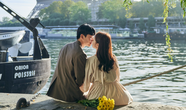 사진 작가와 함께하는 파리 스냅 세션 (2시간 프리미엄 스냅)