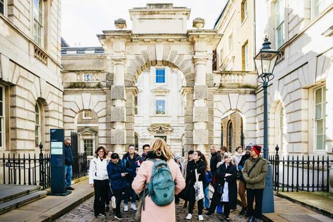 Sherlock Holmes English Walking Tour in London