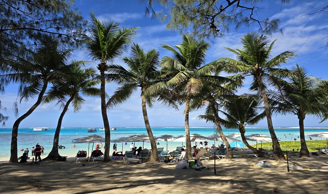 사이판 마나가하섬 호핑 보트 스노클링 & 패러세일링 투어