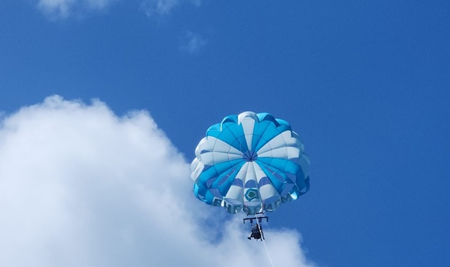 사이판 마나가하섬 호핑 보트 스노클링 & 패러세일링 투어