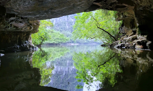 Ninh Binh from Hanoi: Trang An & Mua Cave Day Trip