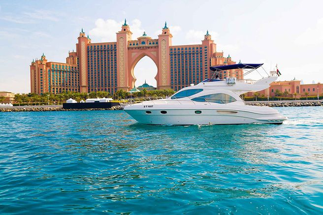 Dubai Afternoon Yacht Tour