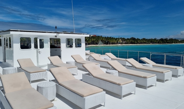 보라카이 레드웨일 럭셔리 요트 투어 (코랄가든, 발링하이 비치)