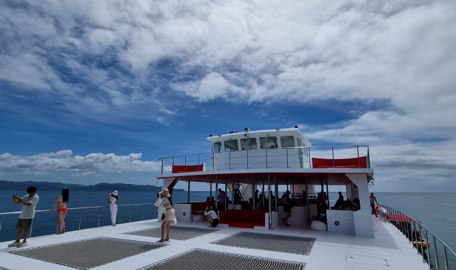 보라카이 레드웨일 럭셔리 요트 투어 (코랄가든, 발링하이 비치)