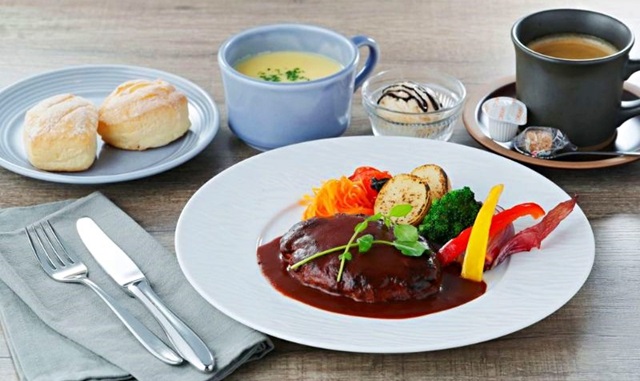 熊本発・阿蘇山&草千里日帰りツアー(あかうしハンバーグランチ付き)