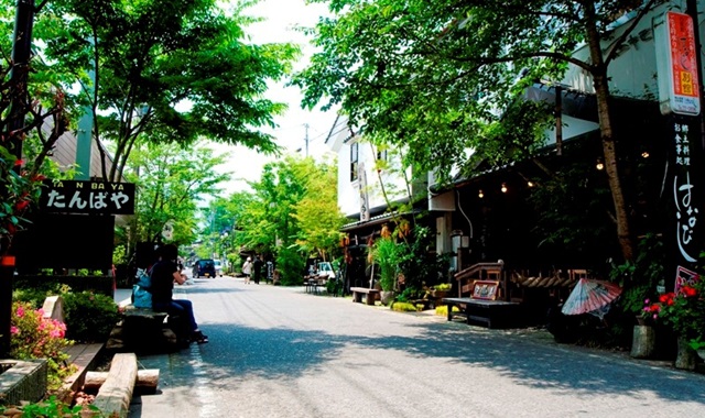 熊本発・阿蘇山&草千里日帰りツアー(あかうしハンバーグランチ付き)