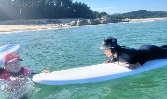 강원 양양 서프홀릭 서핑 강습 (무제한 자유 서핑 포함)
